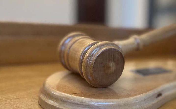 Суд поставил точку в деле о гибели подростка на горе Морозной Виновным назвали экс директор спортшколы и отменить приговор ему не удалось Кассационный суд признал виновность бывшего директора базы Морозная Виктора Богуна доказанной а вынесенный ему приговор справедливым Доказать свою непричастность к гибели 14 летнего парня разбившегося на неподготовленном для катания склоне он не смог передаёт ИА Камчатское время Подробности по ссылке   kamtime ru article 492acd2e 1018 40b6 93ae 817bfcff642a Предложка МАХ