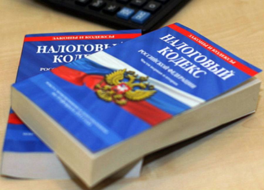 С 1 января 2025 г. вступили в силу изменения в Налоговый кодекс РФ, касающиеся увеличения размеров госпошлины, взимаемой за государственную регистрацию актов гражданского состояния и другие юридически значимые действия, совершаемые органами ЗАГС.  Как отметили в Отделе ЗАГС и архивного дела администрации Усть-Камчатского округа, госпошлина за расторжение брака с каждого супруга увеличилась с 650 до 5000 рублей. Повышенную пошлину необходимо будет заплатить при расторжении брака по взаимному согласию или через суд.   Не изменился размер пошлины за расторжение брака по желанию одного из супругов, если другой признан безвестно отсутствующим, недееспособным или приговорён к лишению свободы на срок более трёх лет. При таких обстоятельствах пошлина оплачивается, как и раньше, в размере 350 рублей.  Государственная пошлина за регистрацию заключения брака остается прежней — 350 рублей. За государственную регистрацию перемены имени, отчества или фамилии госпошлина увеличилась с 1600 до 5000 рублей.  Подробнее с новыми размерами госпошлины вы можете знакомиться на сайте Правительства Камчатского края по ссылке –     #ЗАГС #госпошлина #налоги  #устькамчатскийокруг