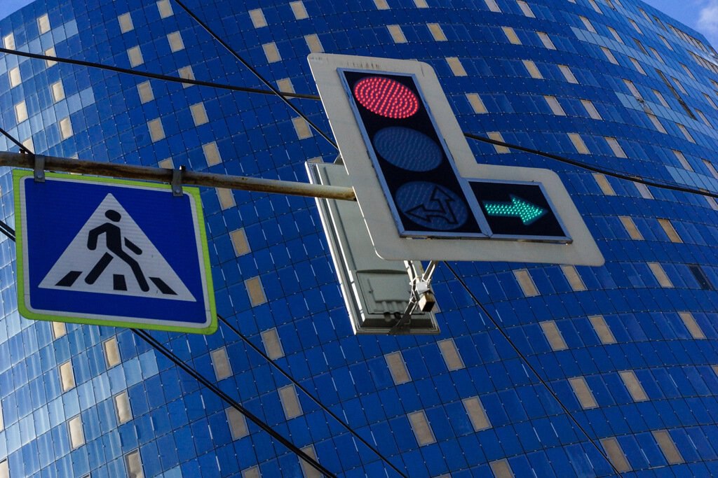 В Самарской области установят более 40 светофоров в этом году   В регионе планируют установить 42 современных светофора типа Т.7. Светофоры будут привлекать водителей к возможному появлению пешеходов на дороге. Устройства будут оснащены солнечными панелями, которые помогут снизить потребление электроэнергии.  14 светофоров установят в Волжском районе на дороге «Подъем-Михайловка – Богдановка – Алексеевка».