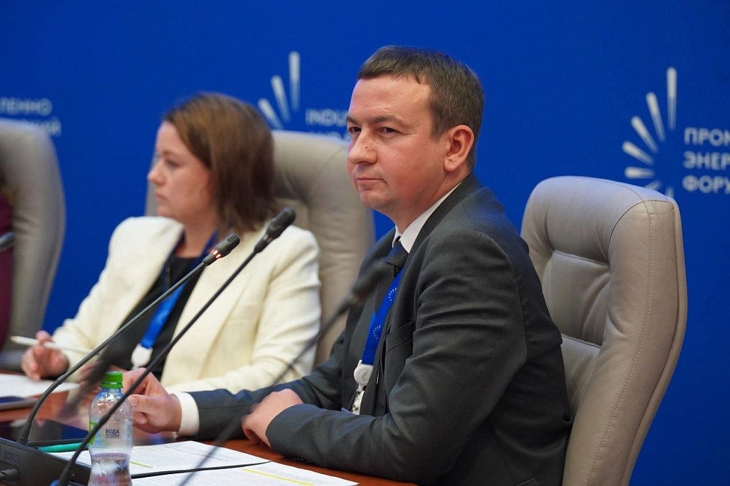 Интервью с директором ПИШ ТюмГУ вышло в канале Социоцентра Создание передовых инженерных школ в России один из ключевых проектов в сфере высшего образования Однако некоторые вузы начали работать в этом направлении без прямой поддержки государства Как ТюмГУ удалось создать ПИШ и выстроить эффективную модель сотрудничества с индустрией рассказал ее директор руководитель технологического развития и проектной деятельности ТюмГУ Михаил Писарев Прочитать можно по ссылке