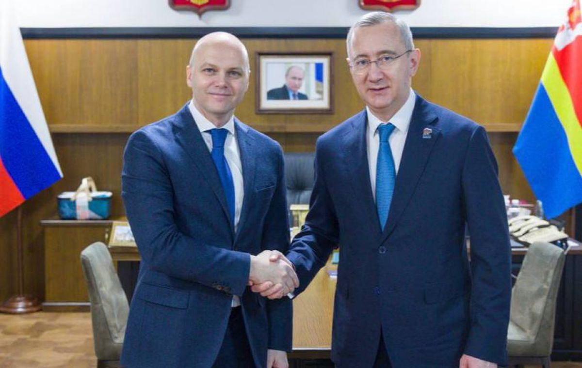 Губернатор Калужской области Владислав Шапша отправился в Калининград для переговоров   kaluganews ru fn 1792527 html Главы Калининградской и Калужской областей обсудили развитие партнёрства акцент сделали на автопром и образование Что решили и как будут сотрудничать подробности в материале   Прислать новость Подписаться