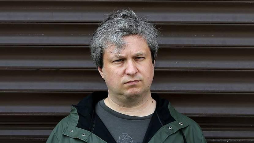 Прокуратура направила в суд уголовное дело в отношении кинокритика Антона Долина Его обвиняют в уклонении от обязанностей иностранного агента Материалы для рассмотрения по существу направила Савёловская межрайонная прокуратура Москва Уточняется что 50 летний Долин находится в розыске Минюст внёс Антона Долина в перечень иностранных агентов в октябре 2022 года Подписаться на Говорит Москва Telegram VK MAX