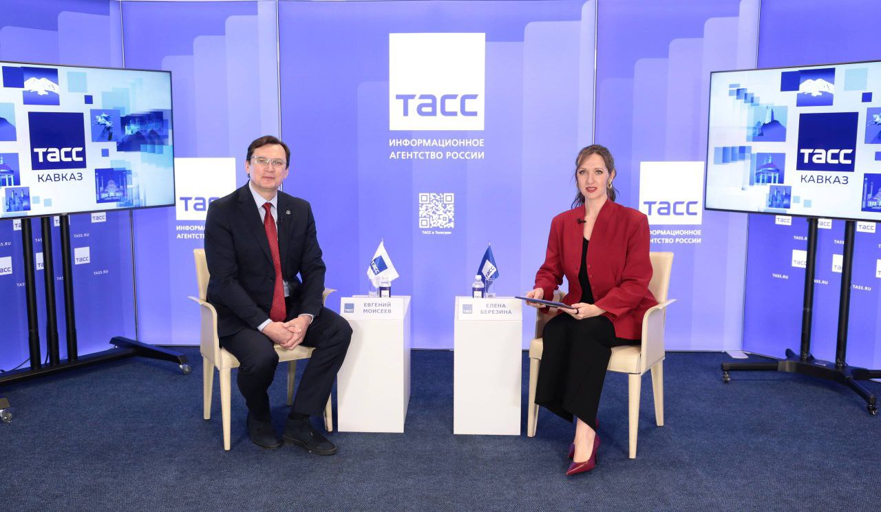 Прямосейчас Региональный информационный центр ТАСС Кавказ в Пятигорске проводит пресс конференцию посвященную итогам комплексного развития Кисловодска в 2025 году и приоритетным задачам на 2026 год Глава города курорта Кисловодска Евгений Моисеев расскажет о культурных и туристических мероприятиях инфраструктурных преобразованиях приоритетных направлениях развития курорта а также реализации стратегических проектов Присоединяйтесь к нашей трансляции Подпишись на ТАСС Кавказ в Max