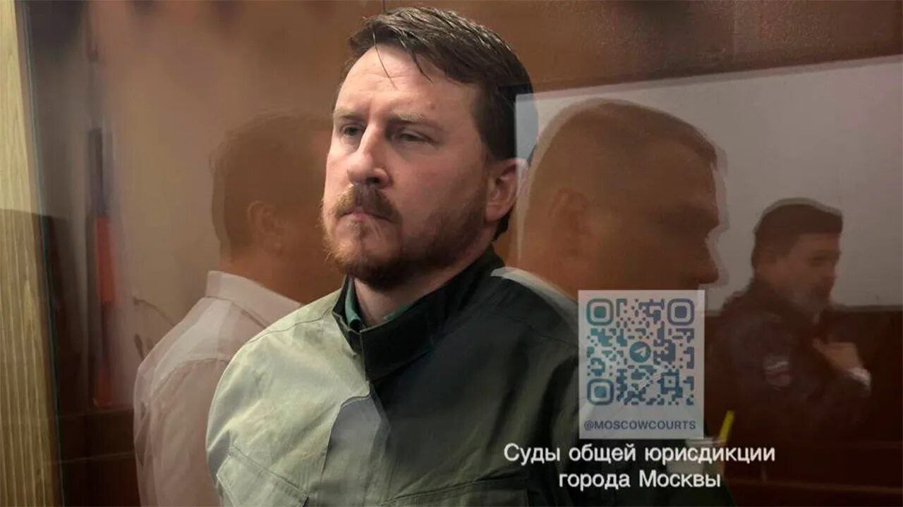 Иск к экс мэру Сочи Копайгородскому рассмотрят 14 января Генпрокуратура просит обратить в доход государства активы на 1 6 млрд рублей В Хостинском районном суде Сочи рассматривается антикоррупционный иск Генпрокуратуры к Копайгородскому и аффилированным с ним лицам об обращении в доход государства активов на 1 6 млрд рублей включая 77 объектов недвижимости в Краснодарском крае Ленинградской области Санкт Петербурге и Москве в том числе элитное жилье около Эрмитажа в Санкт Петербурге пять автомобилей Mercedes денежные средства предметы роскоши наручные часы зарубежных производителей и ювелирные изделия Копайгородский был главой Сочи с 11 сентября 2019 года до 14 мая 2024 го 25 сентября 2024 года он был заключен под стражу по делу о присвоении в особо крупном размере Перейти в наш канал МАХ Подпишись поделись krasnodarkray1 Прислать видео новость