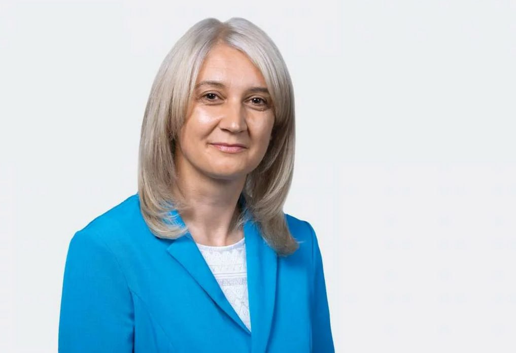 Акции вице спикера иркутского Заксобрания Натальи Дикусаровой идут вверх В скором времени она перейдёт с работы в Заксобрании в правительство на ключевую должность заместителя главы правительства Как мы отмечали ранее такой транзит и карьерный рост закономерны Дикусарова одна из ключевых политических фигур и трудоголиков в органах власти региона Подпишитесь на Иркутск политический