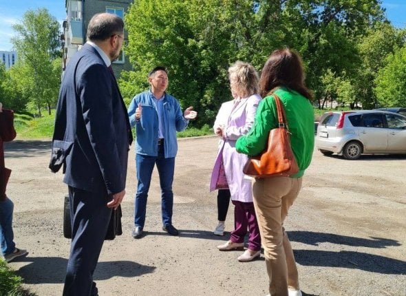 Депутаты думы Иркутска провели выездные совещания по ремонту и обслуживанию домов Евгений Савченко поднял вопрос ремонта дома № 208 по ул. Баумана Читать подробнее на сайте...