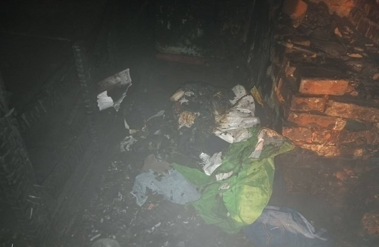 Сельская школьница в Бурятии спасла своих соседей от пожара Трагедии удалось избежать жителям села Илька благодаря бдительности своей юной соседки, которая, возвращаясь домой вечером увидела начавшийся пожар. О происшествии девочка сразу сообщила в пожарную службу и разбудила владельцев хозяйственных построек. Благодаря чётким действиям школьницы и оперативности пожарных удалось избежать большого пожара. #Бурятия Подробнее в Номер один Сообщить нам свою новость можно по кнопке: Письмо в редакцию
