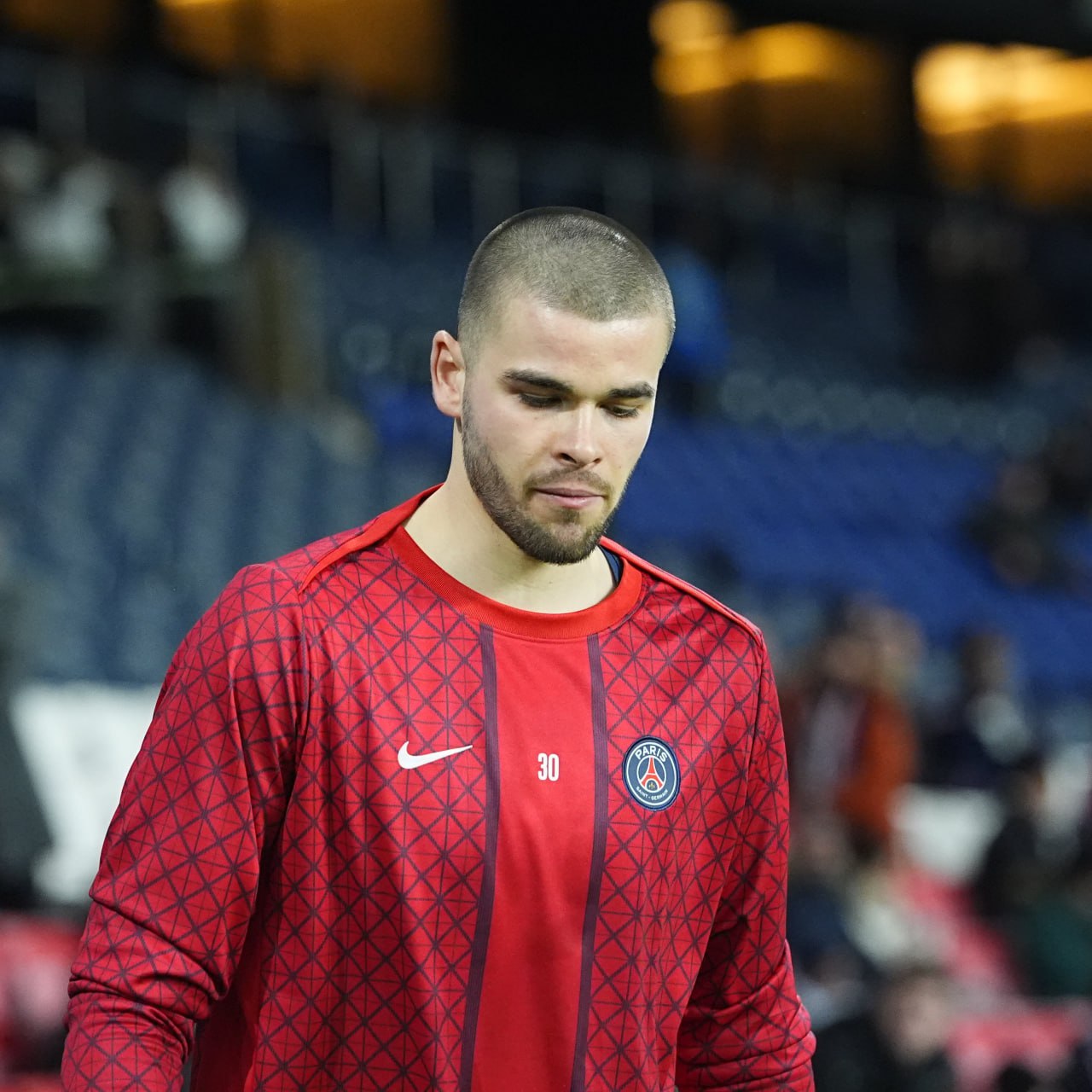 Люка Шевалье рискует остаться без ЧМ из за проигрыша конкуренции Матвею Сафонову Отсутствие игровой практики у голкипера ПСЖ вызывает обеспокоенность тренерского штаба сборной Франции сообщает L Equipe Если ситуация не изменится то Шевалье могут не вызвать на товарищеские матчи против Бразилии 26 марта и Колумбии 29 марта А там может подвиснуть и вызов в сборную на ЧМ Люка не выходит на поле с 23 января Подписывайтесь на РИА Новости Спорт в MAX