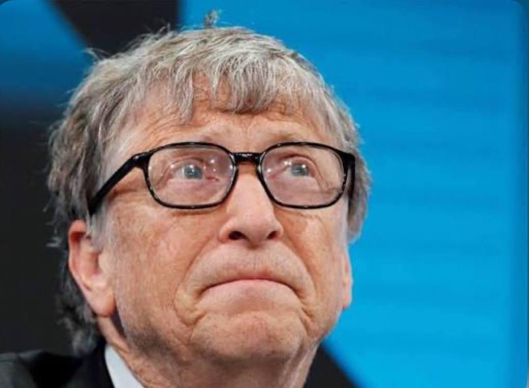 Билл Гейтс извинился перед сотрудниками своего фонда за связи с Эпштейном признав что допустил ошибки бросив тень на благотворительную группу пишет Wall Street Journal Гейтс также признал что будучи женатым крутил романы на стороне в том числе с двумя русскими женщинами игроком в бридж и ядерным физиком приводит газета его слова При этом он подчеркнул что не участвовал в преступлениях Эпштейна Новые детали связей Гейтса и Эпштейна стали известны 30 января в обнародованном минюстом США архиве по делу финансиста есть сведения о попытках Гейтса скрыть интимные связи и о тайном использовании медицинских препаратов для лечения последствий этих контактов