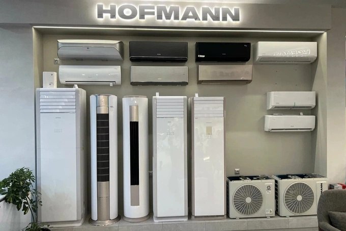 Минюст Узбекистана оштрафовал фирму на 41 млн сумов за нарушение прав на товарный знак Hofmann Центр интеллектуальной собственности Министерства юстиции оштрафовал фирму на 100 БРВ 41 2 млн сумов за продажу контрафактной техники под маркой HOFFMANS она оказалась схожей с зарегистрированным товарным знаком Hofmann В Минюсте напомнили что с августа 2025 года в Узбекистане действует уголовная ответственность за незаконное использование чужих товарных знаков Штрафы достигают 150 БРВ 61 8 млн сумов также возможно лишение свободы до 3 лет