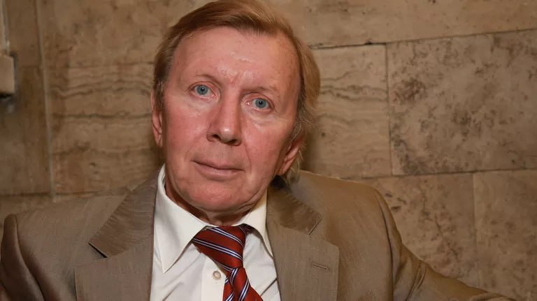 Киев включил народного артиста РФ Юрия Чернова в список угроз нацбезопасности Советский и российский актер внесен в перечень лиц, которые, по мнению украинских властей, угрожают национальной безопасности страны, за сыгранную им роль в фильме Алексея Пиманова "Крым". Украина.ру — подписаться и знать больше