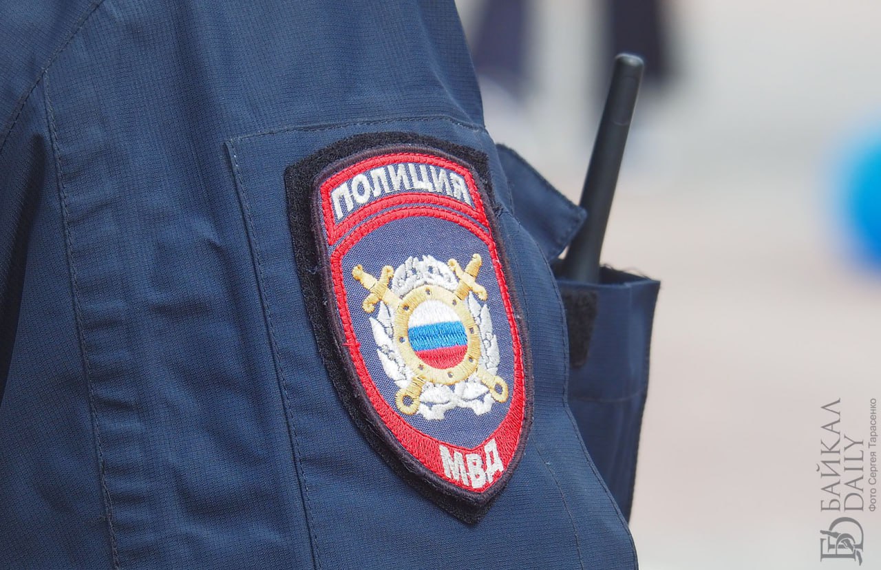 28-летнего улан-удэнца задержали за серию краж продуктов из магазинов.  «Во всех случаях он похищал в супермаркетах несколько товаров одного вида», - сообщили в МВД.  Так, в последний раз он украл сразу 24 пачки сливочного масла. Товар сбывал на улице случайным прохожим на улице, при этом называя себя оптовиком