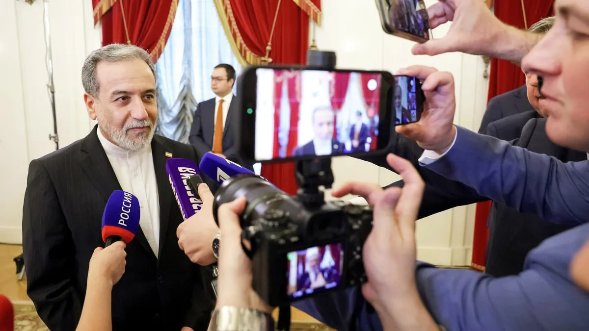 Глава МИД Ирана Аббас Аракчи подтвердил что обсуждал с российской стороной ее предложение хранить обогащенный уран По словам Аракчи Иран планирует отложить обсуждение с США вопроса об обогащенном уране до более поздних этапов переговоров но может рассмотреть предложение России в подходящий момент Фото Гавриил Григоров РИА Новости interfaxonline