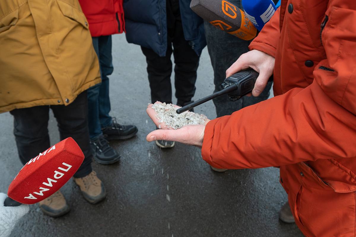 В Красноярске зимой дороги будут снова посыпать реагентами — по составу как «Бионорд».  В муниципальном предприятии САТП заявили, что этой зимой дороги в Красноярске будут обрабатывать экологически чистым противогололедным реагентом.   Однако мы нашли химический состав этого реагента и сравнили с составом «Бионорда». Оказывается, что они совпадают.