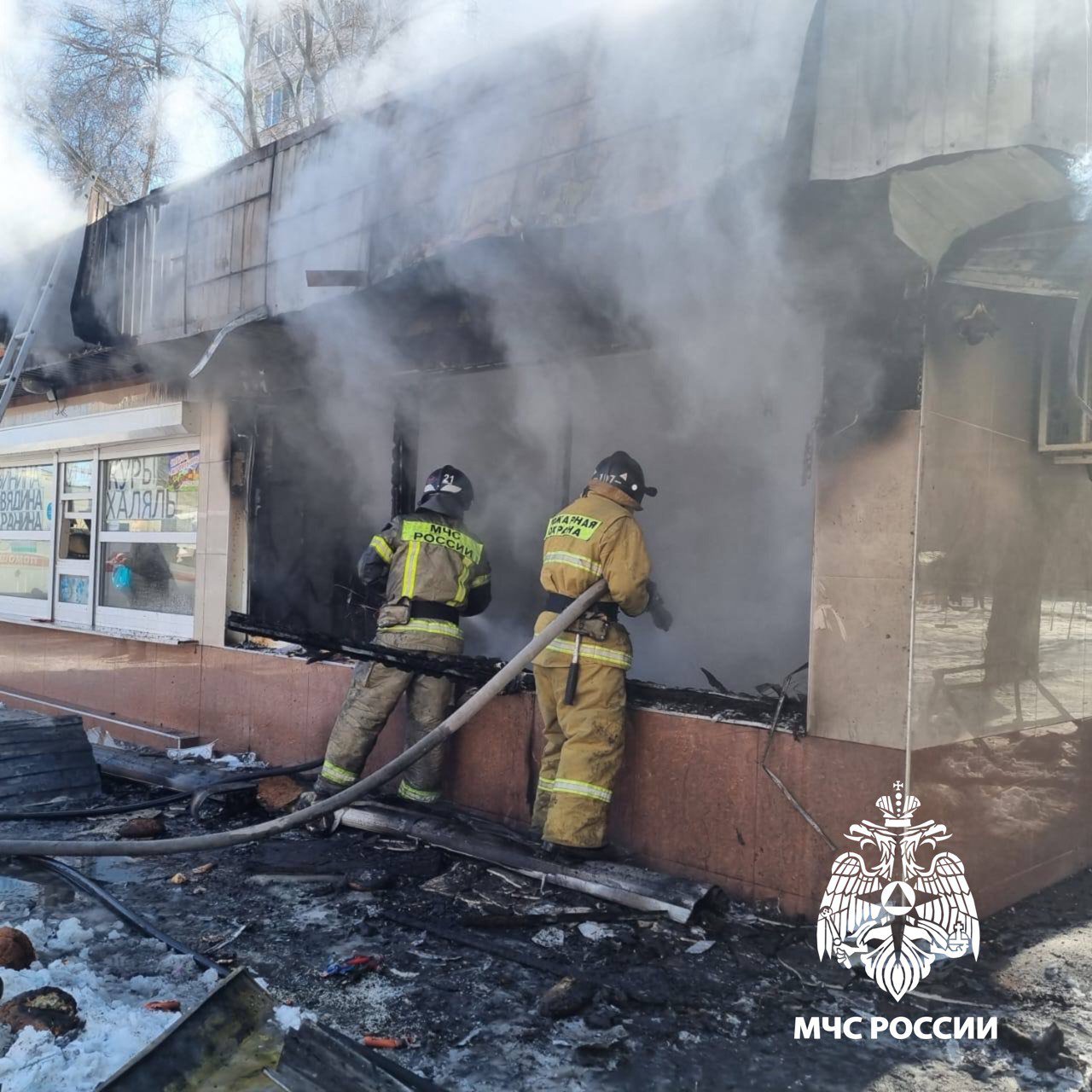 ‍ В Невинномысске потушили пожар в пекарне.  Пожар произошел на улице Гражданской, 145 б. Площадь возгорания — 64 квадрата. На месте работали 21 человек и 7 единиц техники, сообщили в краевом МЧС.  Мэр города Михаил Миненков рассказал, что в пекарне взорвался газовый баллон.