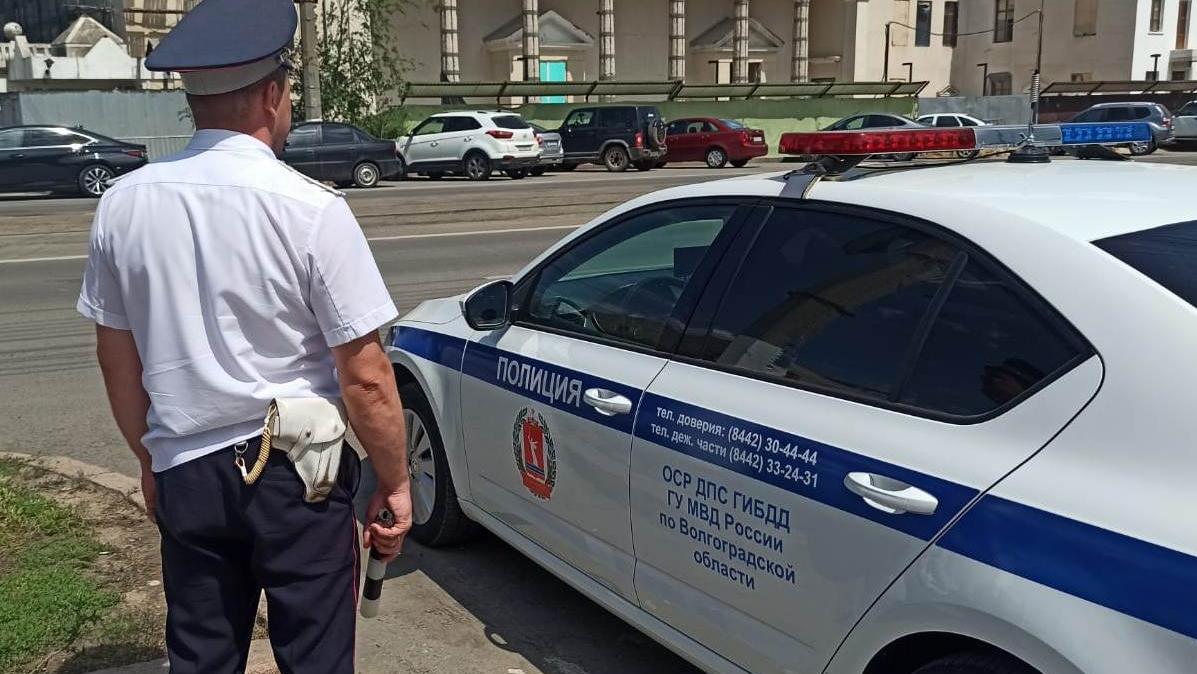 В Волгоградской области полиция проводит масштабные учения 21 августа силовые структуры региона приступили к плановым тактико специальным учениям Цель повышение готовности правоохранительных органов к действиям в нештатных ситуациях Жителей просят сохранять спокойствие учитывать возможные временные ограничения передвижения и не распространять ложные слухи Все самые заметные новости Подписывайтесь