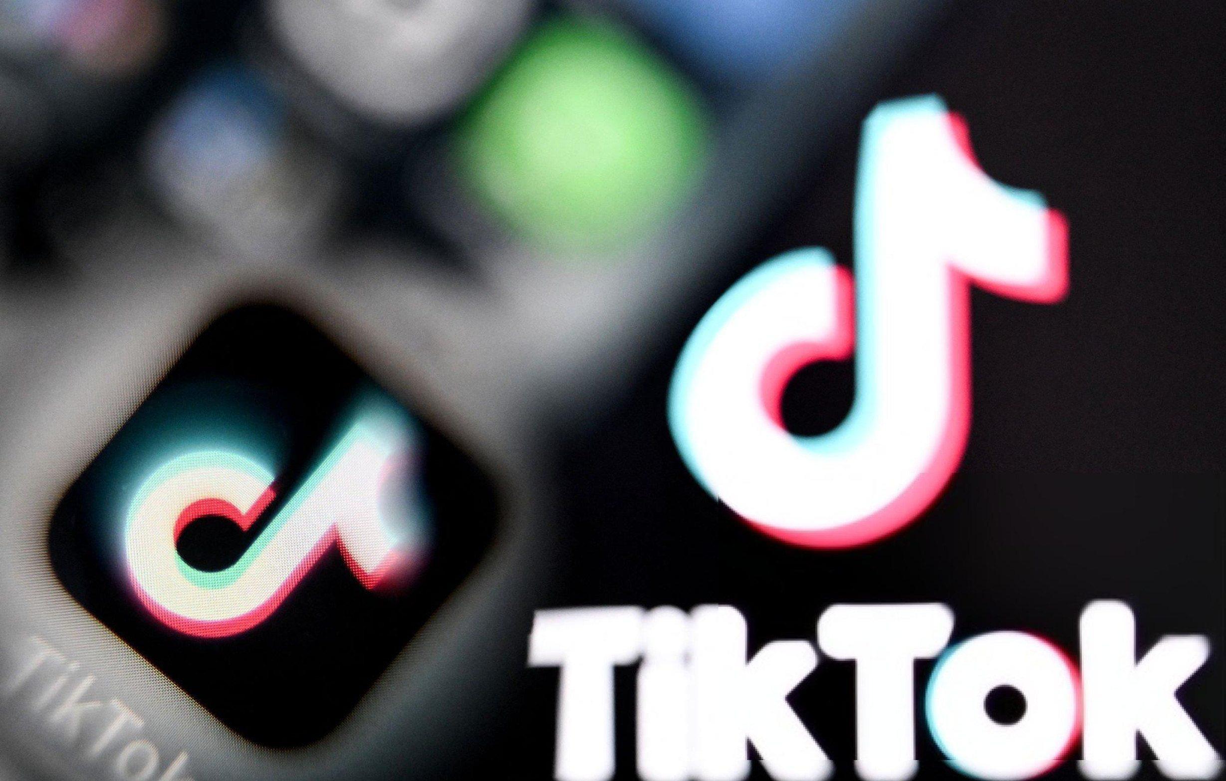 В Чехии выявили почти 300 аккаунтов в TikTok распространяющих российские нарративы накануне парламентских выборов Анонимные аккаунты выражали поддержку ультраправой партии SPD занимающей третье место в опросах и ультралевой Stacilo Обе политические силы считают что Чехия должна выйти из НАТО и Европейского союза TikTok аккаунты задействованные в кампании собирают от 5 до 9 миллионов просмотров в неделю сообщает Reuters Парламентские выборы в Чехии назначены на 3 4 октября