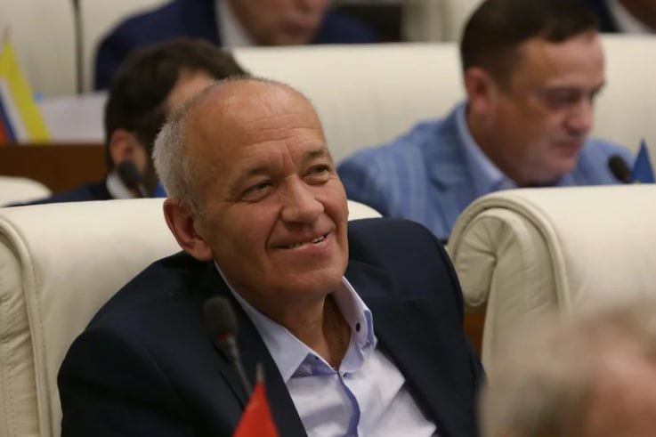 Заксобрание прекратит полномочия умершего депутата В заксобрание Пермского края внесен проект постановление о досрочном прекращении полномочий депутата Владимира Чулошникова на фото Согласно документу полномочия депутата прекратились 22 октября в связи с его смертью Об этом сообщает телеграм канал Парламент Пермский край Проект постановления будет рассмотрен на пленарном заседании в ноябре
