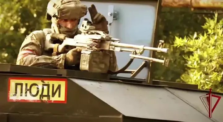 Социальный проект "Дело чести", объединяющий более тысячи предпринимателей, предложил кураторство и трудоустройство двум тысячам ветеранов СВО. Предусмотрен индивидуальный подход с учетом состояния здоровья и необходимости адаптации к мирной жизни. Участники проекта готовы поддерживать ветеранов в течение нескольких месяцев, обеспечивая комфортное возвращение к работе и предоставляя помощь в физической и психологической реабилитации. Проект работает с 17 февраля и уже помог найти работу более 60 ветеранам. Ветеранские ВЕСТИ. Эксклюзивные материалы о деятельности ведущих ветеранских организаций России. Аналитика, оборона, армия, безопасность Версия
