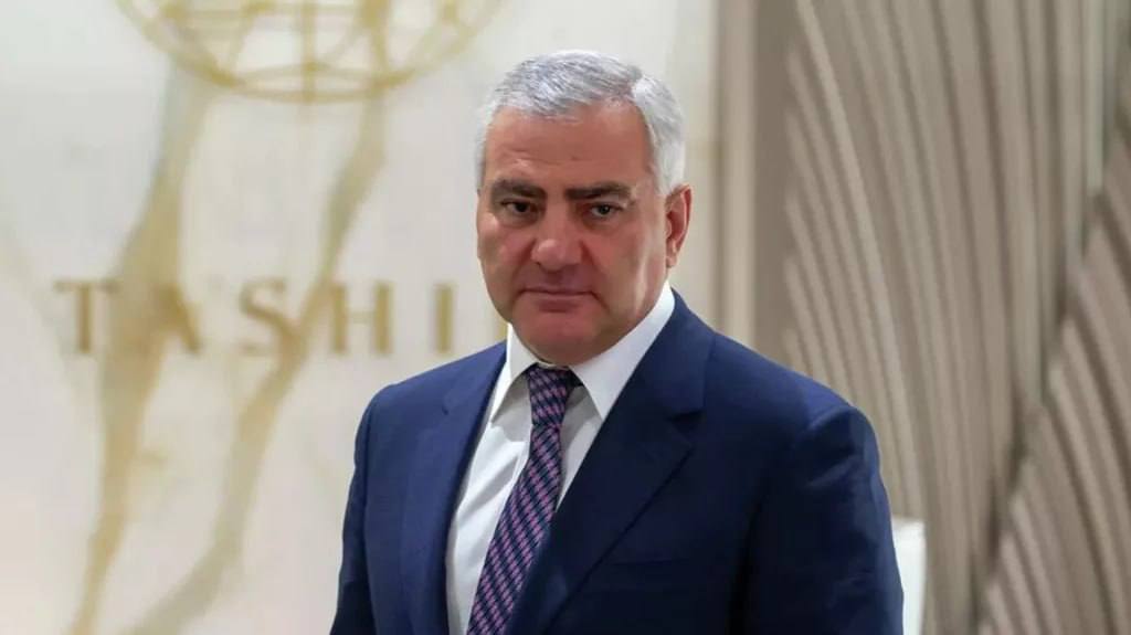 Бизнесмен Самвел Карапетян будет переведен под домашний арест с внесением залога сообщил SputnikARM адвокат Армен Фероян Такое решение по кассационной жалобе вынес несколько минут назад суд Карапетян находился под стражей более шести месяцев