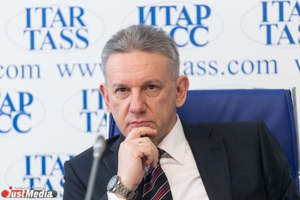 Еще один тюменец сохранил пост в правительстве Дениса Паслера Губернатор переназначил директором департамента госжилнадзора Свердловской области Алексея Россолова Он приступил к исполнению обязанностей с 3 декабря Свердловскую ГЖИ Алексей Россолов возглавляет с 2012 года До этого работал заместителем директора департамента ЖКХ администрации Тюмени и заместителем начальника главного управления строительства и ЖКХ аппарата губернатора Тюменской области justmediaru