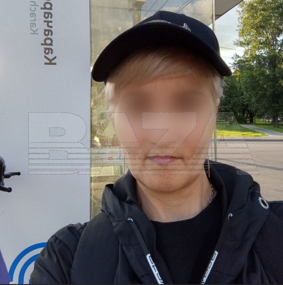 В Москве мать жестоко расправилась с пятилетним ребенком женщина задушила ремнем а после утопила малыша в ванной Тело пятилетнего мальчика обнаружили в столичной квартире жилого дома на Братеевской улице По данным Базы 46 летняя мать уроженка Якутии Александра Ш рассказала что утром она сходила в церковь потом вернулась домой и решила убить сына чтобы он отправился в рай Предварительно у женщины имеются психические расстройства Для этого женщина наполнила ванну привела туда ребёнка накинула ему на шею верёвку и душила пока он не перестал подавать признаки жизни После убийства она сама позвонила в скорую помощь Возбуждено уголовное дело об убийстве малолетнего ход расследования контролируется прокуратурой Москвы