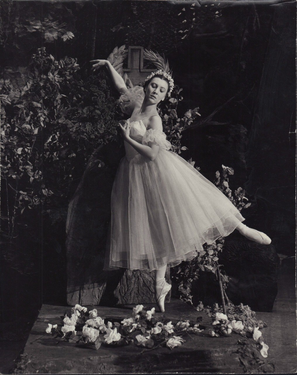 Большой театр посвящает спектакль памяти Раисы Стручковой Большой театр посвящает памяти блистательной балерины народной артистки СССР Раисы Стручковой 1925 2005 представление балета Дон Кихот которое состоится сегодня 30 октября   www classicalmusicnews ru anons bolshoj teatr posvyashhaet spektakl pamyati raisy struchkovoj utm source cmn own utm medium telegram ClassicalMusicNews Ru Telegram ВК МАКС