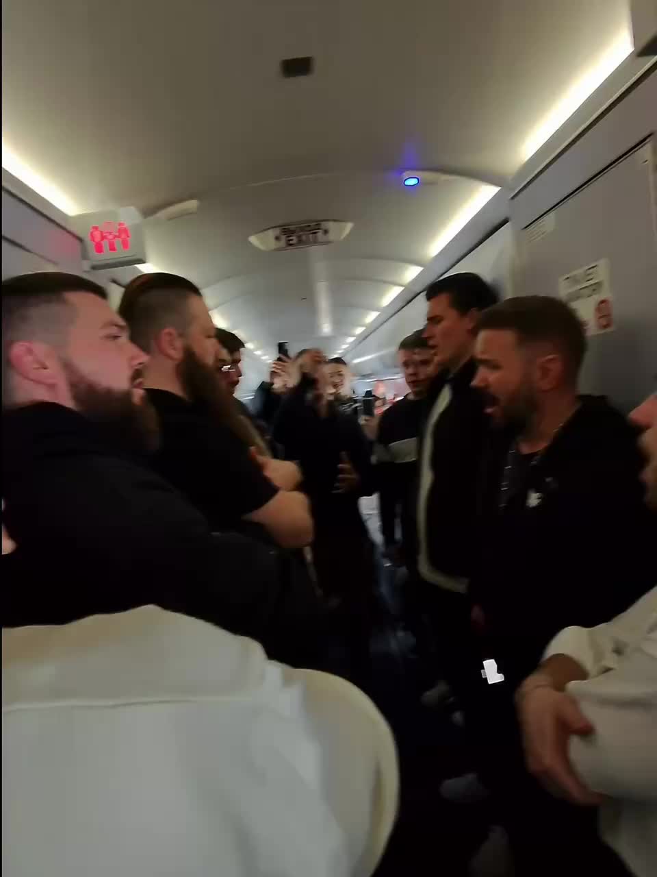 Хор Сретенского монастыря исполнил песни в полете на съемки международного проекта