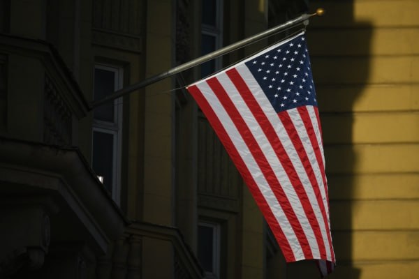 США планируют сократить военную помощь прибалтийским республикам Об этом Вашингтон сообщил европейским дипломатам ещё в августе Тогда состоялась их встреча с чиновниками Пентагона на которой было передано жёсткое послание В нём говорится что США планируют прекратить часть помощи в сфере безопасности Латвии Литве и Эстонии членам НАТО граничащим с Россией передаёт Reuters По словам собеседника агентства представитель Пентагона Дэвид Бейкер также заявил странам что Европе нужно меньше зависеть от Соединённых Штатов Подпишись на Говорит Москва