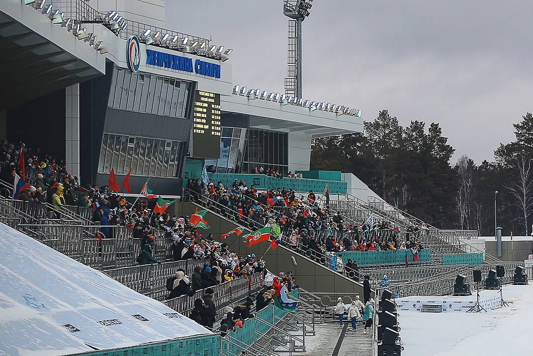 Мужскую индивидуальную гонку Альфа Банк Кубка России по биатлону перенесут с 11 декабря на 12 е из за аварии на электросети питающей освещение комплекса Жемчужина Сибири сообщает СБР Женская гонка состоится как и было запланировано завтра 11 декабря Смотри трансляцию в 9 25 мск на Матч ТВ ЦСП72