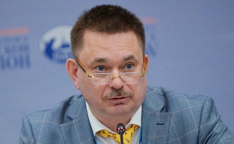 Задержан сотрудник департамента реализации проектов Северного морского пути СМП входит в госкорпорацию Росатом бывший глава департамента судостроительной промышленности и морской техники Минпромторга Борис Кабаков Претензии силовых структур по словам собеседников РБК связаны с периодом работы Кабакова в департаменте судостроительной промышленности Минпромторга В пресс службе дирекции Севморпути подчеркнули что сотрудник департамента реализации проектов СМП задержан правоохранительными органами по обвинениям не связанным с его текущей профессиональной деятельностью Подписаться на PRO transport