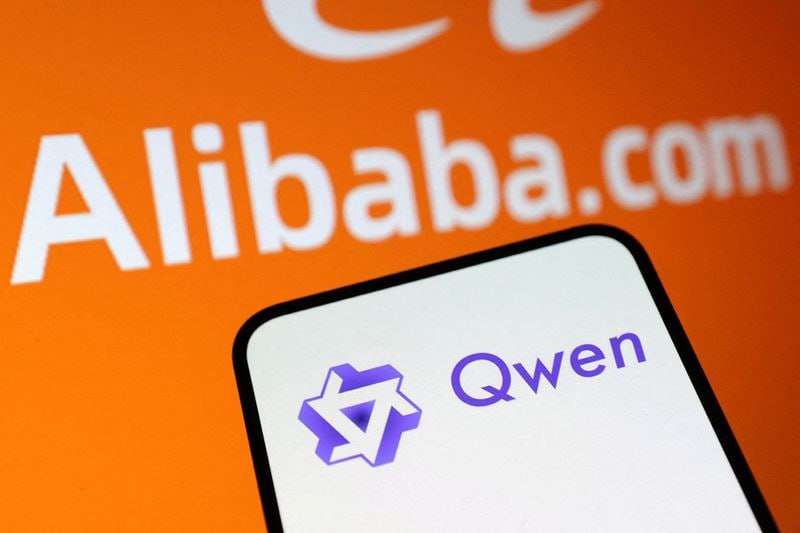 Alibaba взлетели на анонсе Qwen AI покорившего 10 миллионов пользователей Акции Alibaba HK 9988 совершили резкий скачок после того как обновленный ИИ помощник Qwen произвел эффект разорвавшейся бомбы Всего за неделю публичного бета теста приложение установили более 10 миллионов раз что вызвало шквал оптимизма у инвесторов Чат бот способный по одному запросу создавать сложные отчеты и многостраничные презентации уже окрестили самым мощным персональным ассистентом Теперь он доступен на всех мобильных устройствах а международный запуск не за горами На волне ажиотажа гонконгские акции Alibaba подорожали на 6 наглядно демонстрируя веру рынка в ее перспективы на арене генеративного ИИ