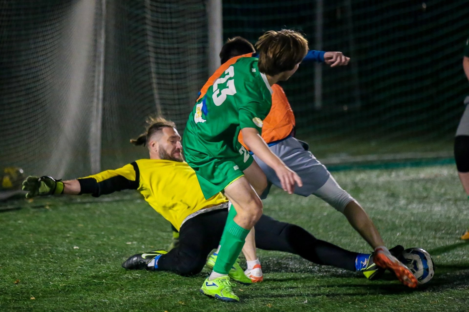 В Москве создали мусульманскую футбольную лигу UMMA League с дресс кодом и дисквалификацией за мат Турнир для любителей который поддержали исповедующие ислам футболисты РПЛ ставит своей главной целью объединение мусульман столицы