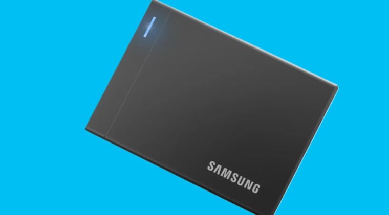 Samsung представила P9 самый быстрый в мире внешний SSD Компания вывела на рынок первый портативный SSD такого объёма и класса с рекордной скоростью и радикально улучшенной энергоэффективностью Вот что известно о Samsung P9 первый в мире внешний SSD на 8 ТБ с интерфейсом USB4 скорость чтения записи до 4000 МБ с лучшая производительность среди портативных SSD на рынке новая система контроля нагрева 333 энергоэффективности при чтении 405 энергоэффективности при записи по сравнению с предыдущими моделями экономит заряд ноутбуков и мобильных устройств помещает до 3720 HD видео или более 2 млн фотографий подходит для работы с 12K видео и игр совместим с Windows macOS Android ПК камерами планшетами и консолями Хотели бы себе такой SSD на 8 ТБ или это уже избыточно для повседневных задач Заказать сборку ПК в InterPC Закрытый чат Наши каналы Sаmsung CCД Нaкопитeли