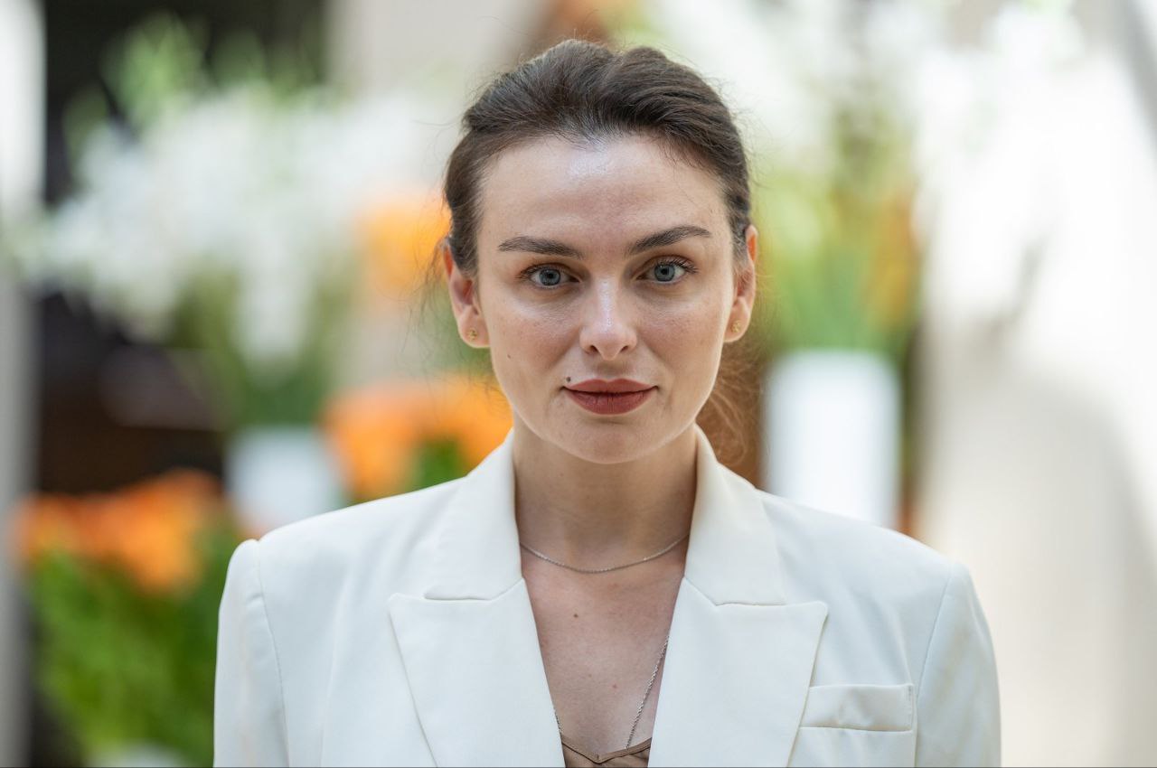 Фуртунэ заявила о слежке за её партией правительство назвало это абсурдом Лидер партии Великая Молдова Виктория Фуртунэ сообщила что в центральном офисе её политформирования обнаружили подслушивающее устройство и обвинила власти в организации слежки Отвечая на вопрос журналистов премьер министр Дорин Речан назвал эти заявления аберрациями Подпишись на Moldova Liberă