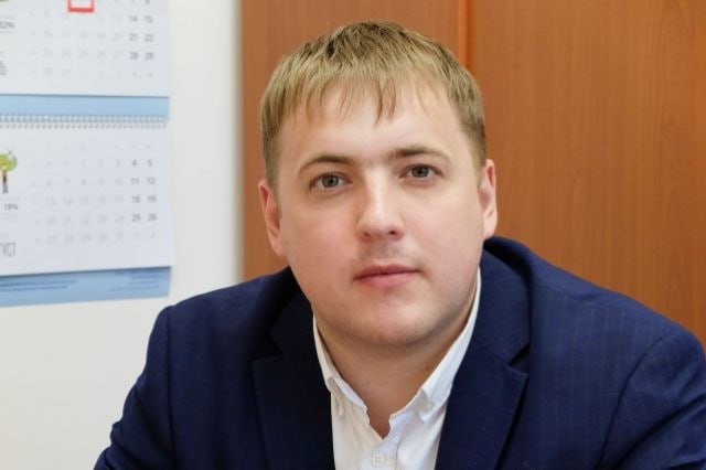 Вечерний Хабаровск Новым директором Хабаровского государственного медицинского колледжа назначен Артём Москвин Ранее он возглавлял АНО Центр общественного здоровья ми медицинской профилактики Новый руководитель медколледжа предложил передать учебное заведение из ведения министерства образования и науки Хабаровского края в подчинение министерства здравоохранения Хабаровского края