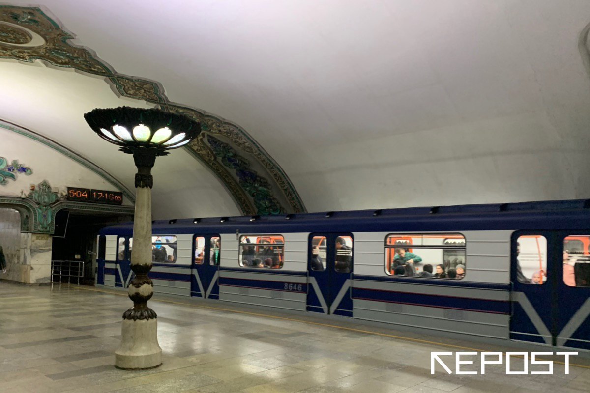 В Ташкенте арестовали парня домогавшегося девушки в метро repost uz trogal v vagone Подписывайтесь на Repost