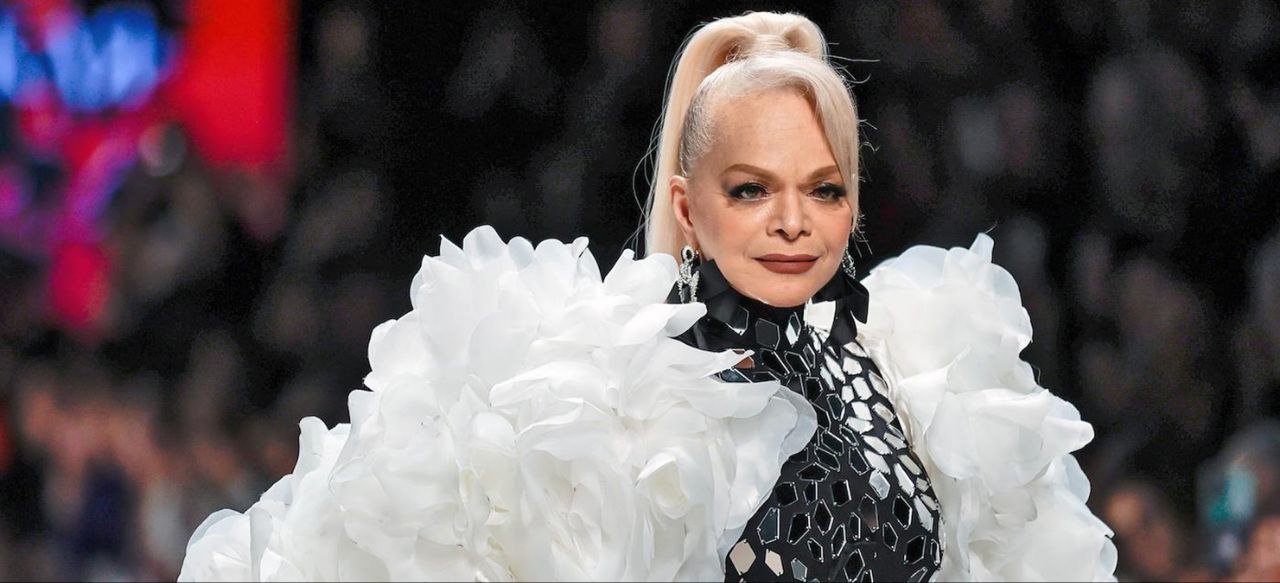 На российском рынке недвижимости уже несколько месяцев происходит массовая истерика которую назвали эффектом Долиной Пожилые женщины массово отсуживают назад проданные ими квартиры якобы сделки происходили под воздействием мошенников А в Госдуму на днях внесли законопроект согласно которому при продаже квартир будет обязателен период охлаждения Только поможет ли Читать на сайте Подписывайтесь на СТОЛ в Telegram