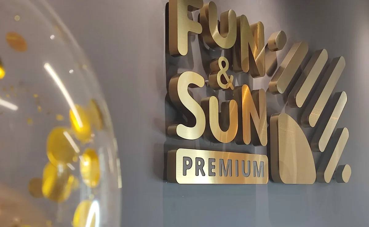 Wildberries покупает туроператора Fun Sun вслед за аэропортом в Магасе и Почтой Узбекистана над сделкой уже работают юристы она может занять до года сообщают СМИ В сентябре WB начало продавать туры маркетплейс объединился с туроператором Fun Sun для предоставления этой услуги