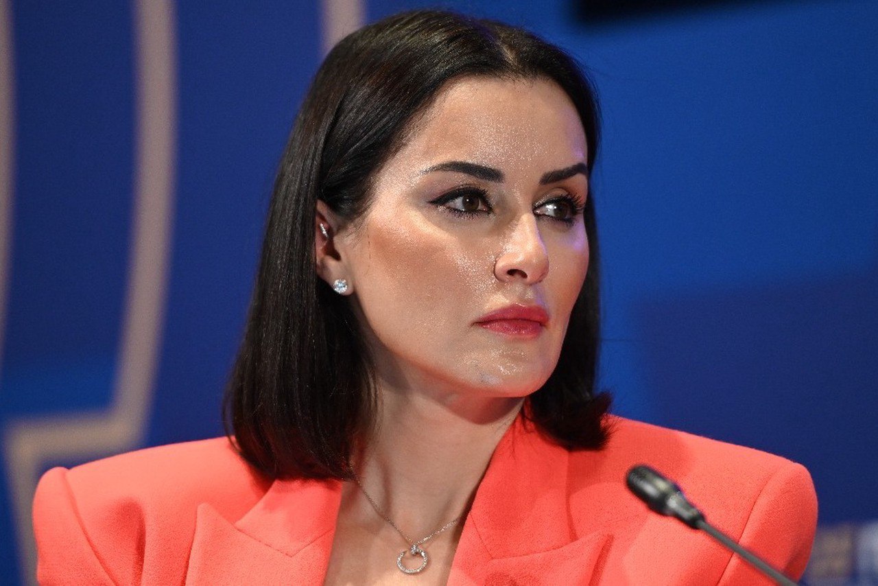 Бабкина и Канделаки получили награды от Путина Певицу наградили орденом За заслуги перед Отечеством I степени а Канделаки орденом Александра Невского Напомним что последний вручается за особые заслуги перед страной в деле госстроительства добросовестную службу и высокие результаты в деятельности направленной на укрепление международного авторитета России Как считаете заслуженно   Подпишитесь на Абзац TG VK Дзен MAX Rutube