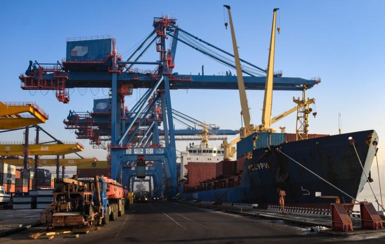 Минтранс РФ ожидает прироста мощностей морских портов на Восточном направлении к 2030 году на 115 млн т до 420 3 млн т на Северо Западном на 66 млн т до 589 млн т портов Азово Черноморского направления на 38 6 млн тонн до 485 1 млн т NMTP FESH jkinvest news jkinvest