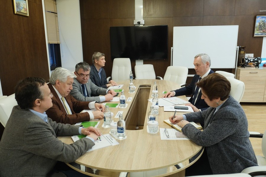 На базе двух институтов СО РАН создадут федеральный исследовательский центр Губернатор Андрей Травников поддержал инициативу Института гидродинамики имени М А Лаврентьева СО РАН и Института теплофизики имени С С Кутателадзе СО РАН об объединении Подробнее читайте по ссылке     INFOPRO54 Фото предоставлено пресс службой парвительства Новосибирской области автор пресс служба