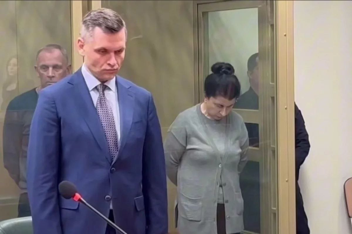 Экс председателя Советского районного суда Ростова из Ростова на Дону Елену Коблеву приговорили к десяти годам колонии за получение взятки в 500 тыс руб Бригадир рыболовецкой бригады Владимир Боженко передавший взятку за возврат двух конфискованных лодок и невода получил девять лет колонии Анонимный Молотников Читайте нас в MAX