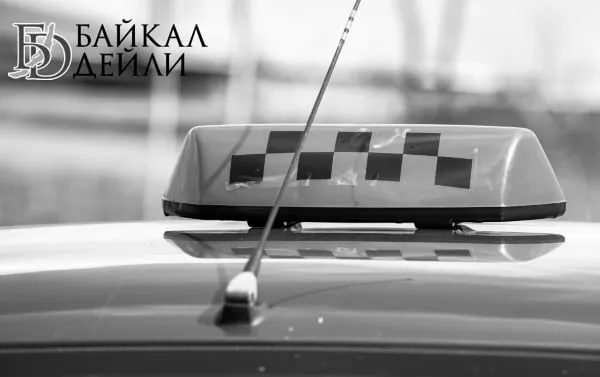 В Улан Удэ за смерть пассажира такси будут судить сразу двоих водителей Следственный комитет завершил расследование уголовного дела против двух водителей пьяного подростка и водителя такси Их обвиняют в гибели пассажира Всё произошло минувшим летом на улице Трубачеева Смотреть здесь