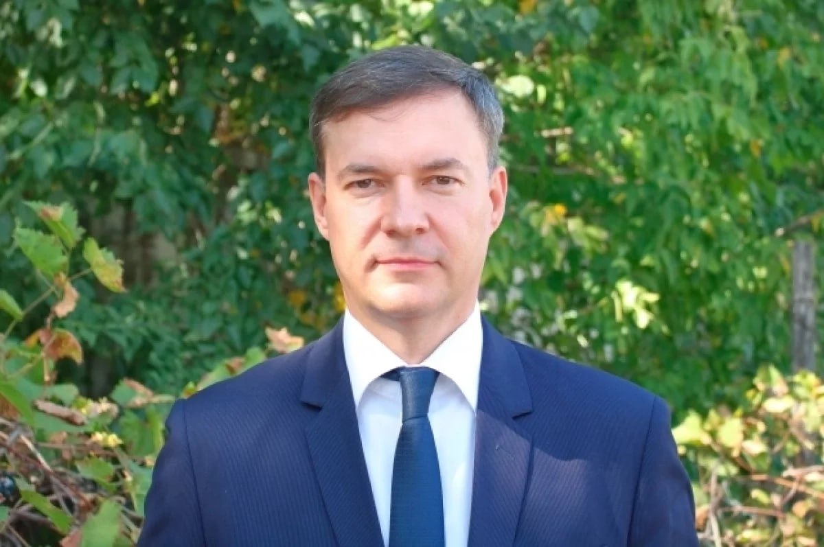 В Ростовской области назначили директора департамента по казачеству В Ростовской области назначен новый директор департамента по делам казачества и кадетских учебных заведений Соответствующий указ подписал донской губернатор Юрий Слюсарь сообщает пресс служба правительства региона К исполнению обязанностей на новой должности приступил бывший первый замминистра природных ресурсов и экологии Ростовской области Сергей Красавин Ранее он занимал различные должности в донском департаменте потребительного рынка минэкономразвития а также Региональной корпорации развития Подпишись на AiFRostov Мы в MAX   max ru rostov aif ru