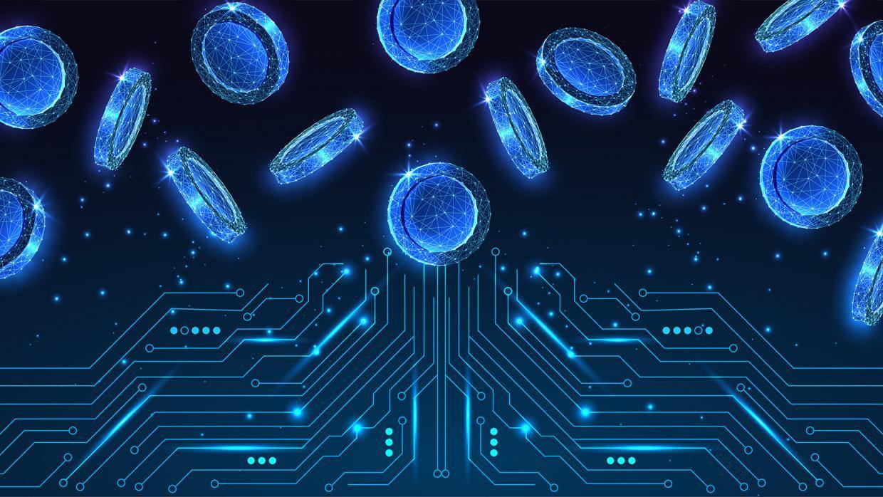 Еще 10 лет назад Центробанк предупреждал что расчеты в криптовалюте могут рассматриваться как участие в сомнительных операциях а Минфин разрабатывал законопроект о запрете оборота цифровых валют Теперь же под давлением санкций и в поисках новых каналов международных расчетов регуляторы синхронно заявляют о необходимости их легализации На Финополисе Банк России впервые обозначил сроки и параметры будущего регулирования крипторынка А Минфин призывает скорее начать использование цифровых валют во внешней торговле В выпуске Финтех будущее рядом Ведомости разбирались в тонкостях перехода криптовалюты из серой зоны в белую iStock