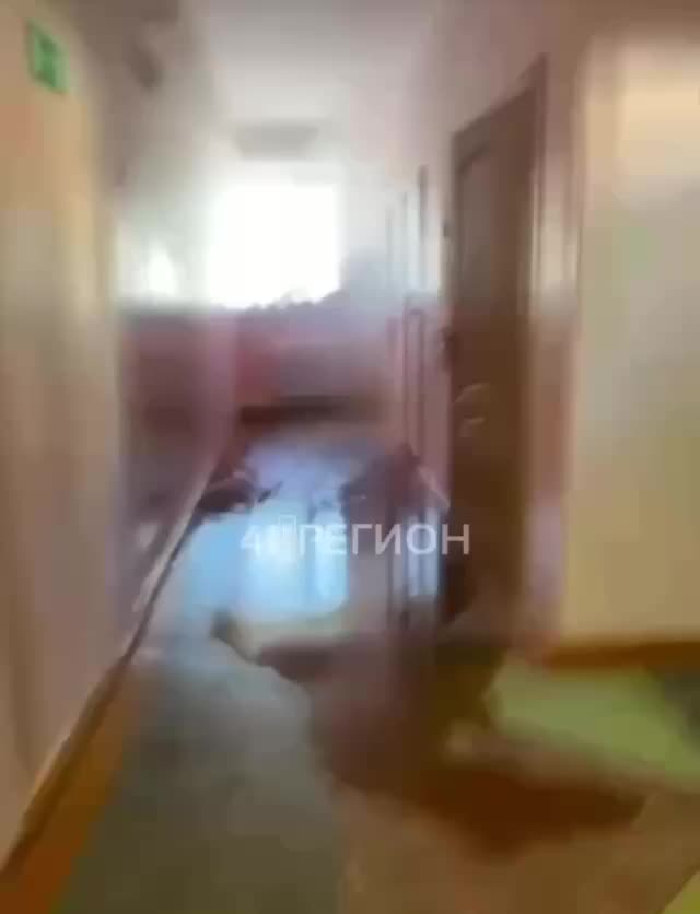 Потоп в школе 11 Петропавловска Камчатского: ученики эвакуированы после прорыва трубы