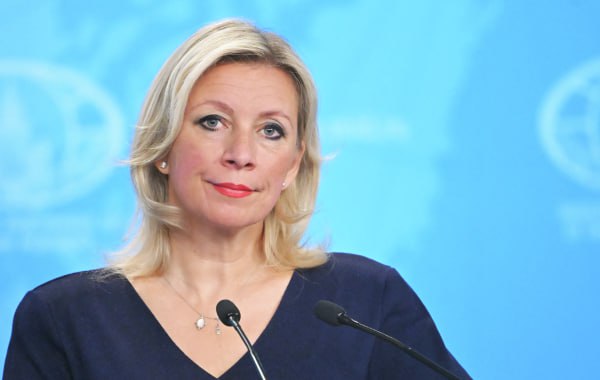 В МИДе России прокомментировали отставку генерального директора BBC Тима Дейви Официальный представитель министерства Мария Захарова заявила что на Британской вещательной корпорации клейма ставить негде Фальсификацию в Буче точно так же отредактировала а на самом деле информационно сфабриковала именно Би би си Также они придумывали невероятные истории про российских болельщиков в преддверии Олимпиады в Сочи фейки про Сирию раздували абсурдные вбросы про Скрипалей и многое другое сказала Захарова в беседе с ТАСС Тим Дэйви ушёл в отставку 9 ноября на фоне скандала с фальсификацией выступления президента США Дональда Трампа Обращение главы Белого дома касалось штурма Капитолия 6 января 2021 года Со своей должности ушла также руководитель новостного вещания BBC Дебора Тернесс Подписаться на Говорит Москва Telegram VK MAX