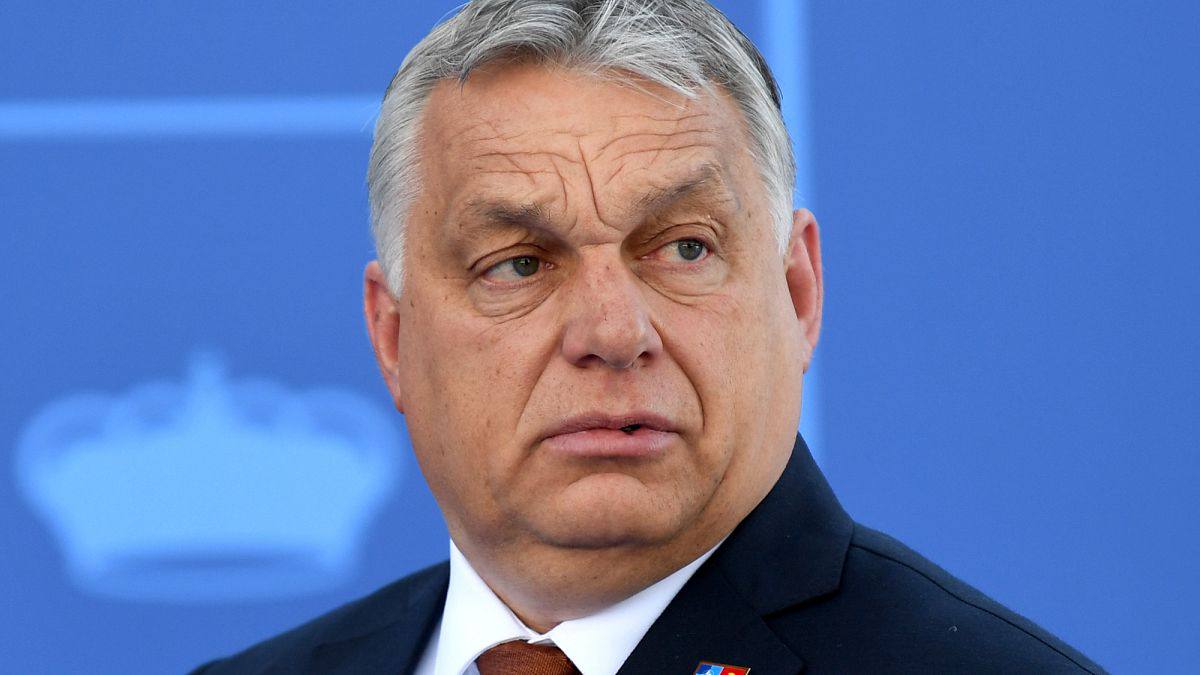 Совет ЕС 27 мая обсудит лишение Венгрии права голоса в Евросоюзе Совет обсудит возможность применения к Венгрии статьи 7 Договора о ЕС, которая позволяет лишить государство права голоса в ЕС, если существует риск серьезного нарушения ценностей, на которых основан Евросоюз. Гуд Афтенун Новости
