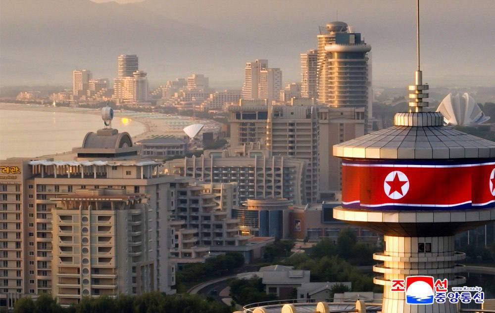 Из Казани могут запустить прямые авиарейсы в Северную Корею   В аэропорту изучают возможность открытия рейсов по новым международным направлениям, в том числе и в КНДР. Решение будет принято после оценки экономической целесообразности проекта.     Подписаться на «Вечерку»